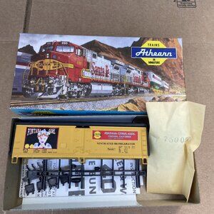 HO Athearn / Show Me "Fontana Girl" Fontana Citrus 40ft Wood Refrigerator #162